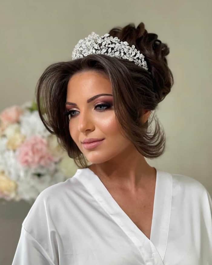 Bouffant hairstyle + crown