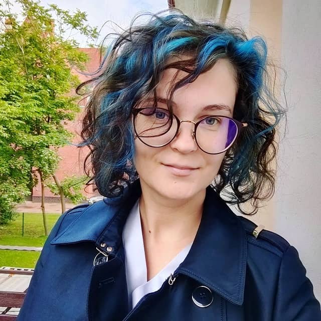 brown curly hair + blue highlights