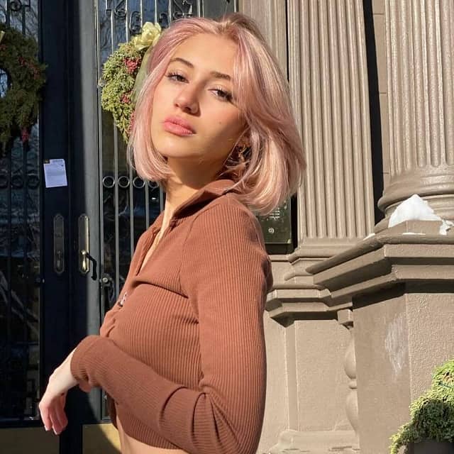 short blonde hair with pink highl