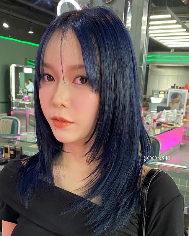 Midnight Blue with Layered hair