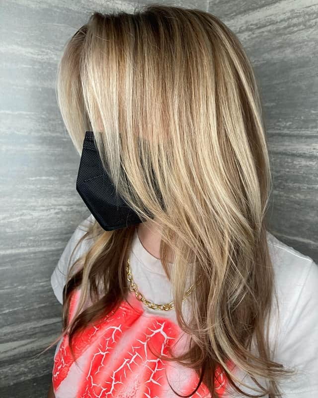 Two tone blonde with brown undern