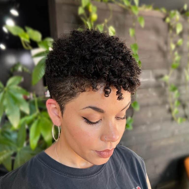 28 Dazzling Curly Pixie Cut Ideas To Show Your Stylist