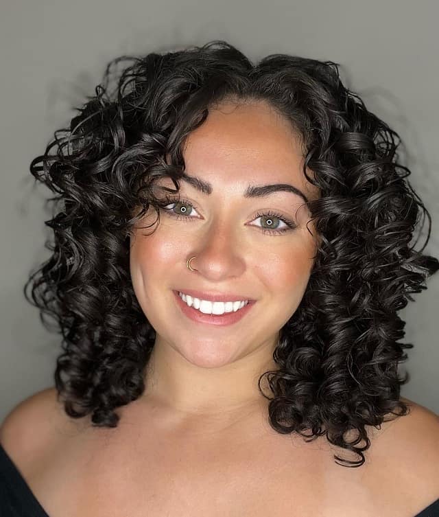 Short Curls with Round Face