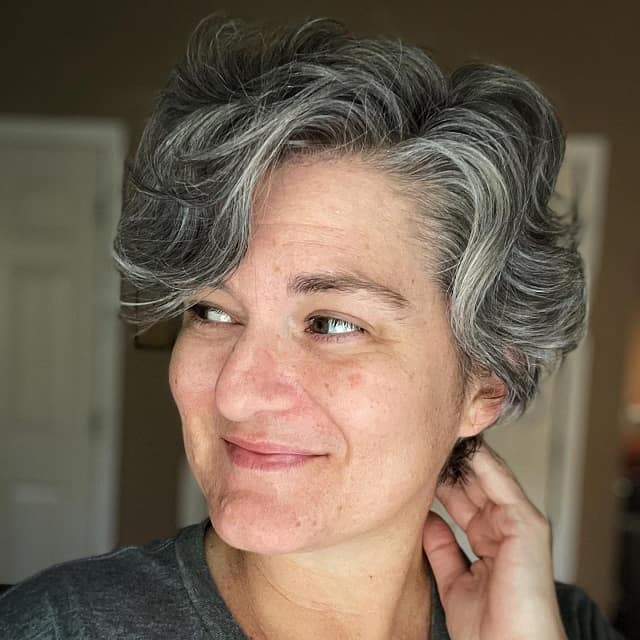 pixie cut for thin wavy hair for over 50 women