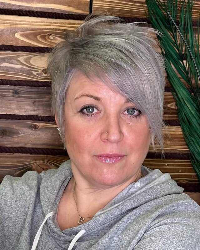 pixie cuts for round faces over 50